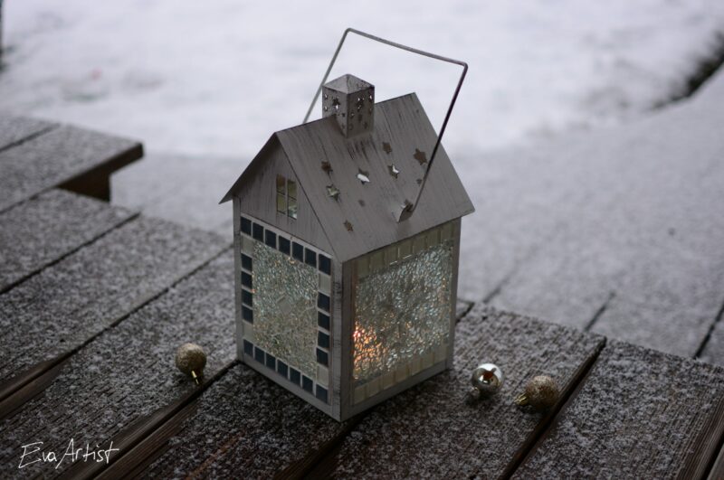 Laterne "Hütte" Schneeflocke weiß/silber/grau