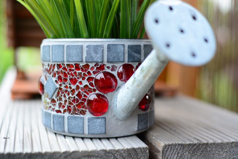 Mosaik Blechgießkanne rot/grau – Bild 2