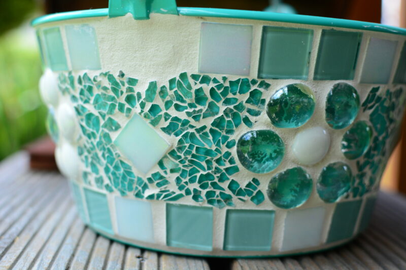 Mosaik Blumentopf türkis/weiß – Bild 2