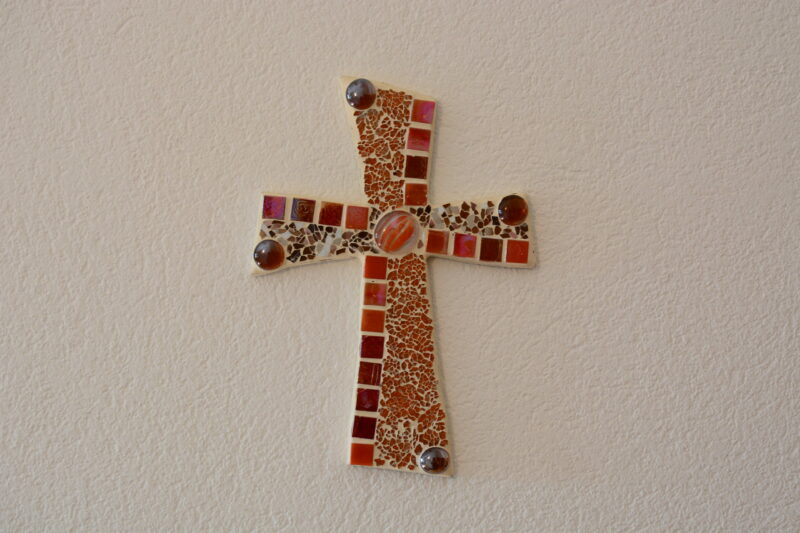 Mosaik Kreuz 25x18cm orange/gold