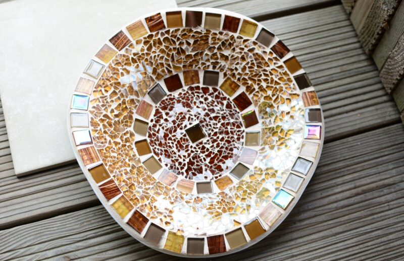 Mosaik Designteller wellig 25cm gold/braunmix