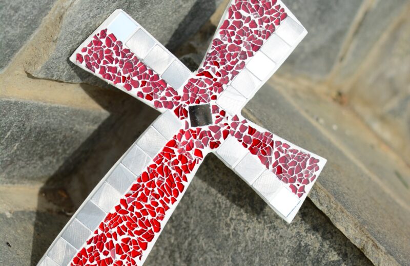 Mosaik Kreuz 25x18cm rot/silbergrau – Bild 2