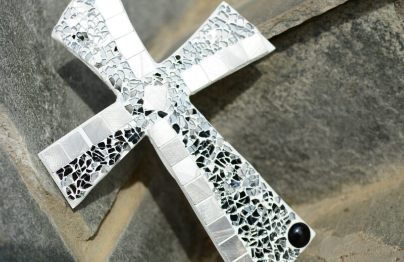 Mosaik Kreuz 25x18cm grau/silber – Bild 2