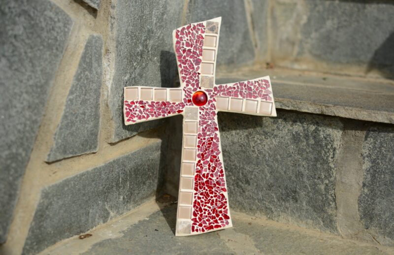 Mosaik Kreuz 25x18cm rot/beige