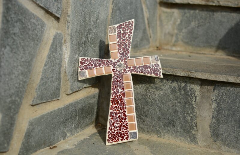 Mosaik Kreuz 25x18cm rot/marmormix