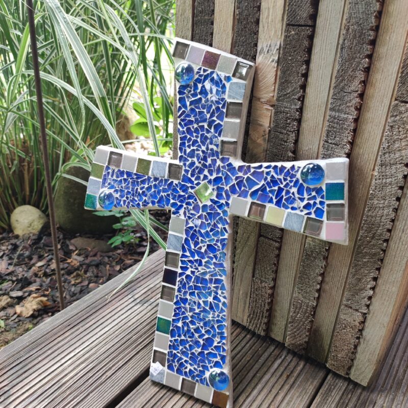 Mosaik Kreuz groß 32x25cm blau/graumix